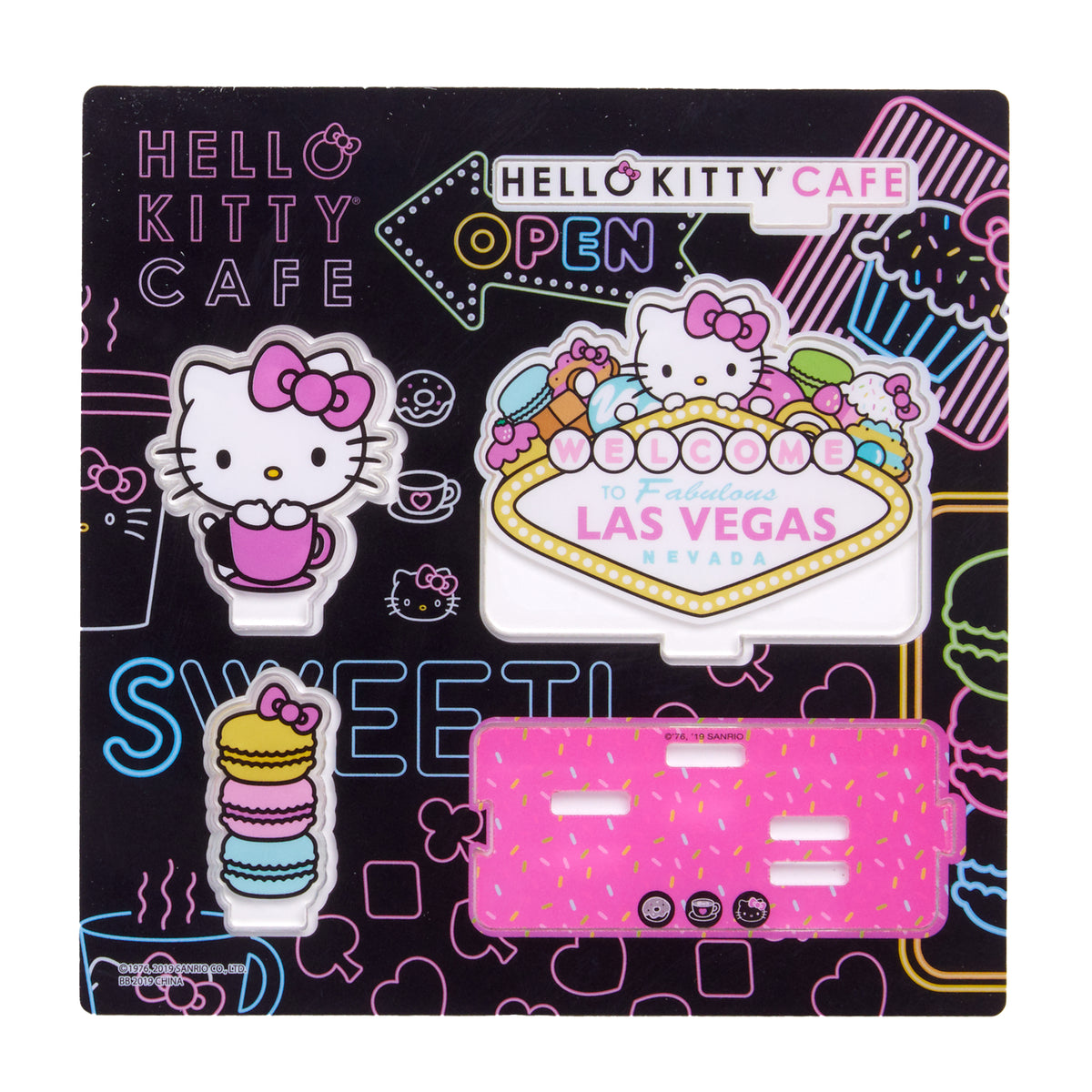 Hello Kitty Cafe Pink 3D Scenes Scenery Set Trinket Plush Desserts Cupcakes